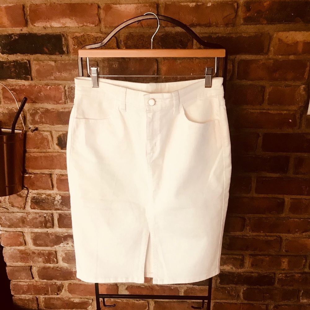 Banana Republic White Skirt